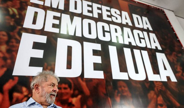 A expressão “Plano L” de Lula foi tecida ontem (24) pelo líder do MST Gilmar Mauro durante a manifestação dos 50 mil na Praça da República, na capital paulista, horas depois de os três desembargadores terem votado pelo aumento para 12 anos e um mês a pena para o ex-mandatário petista