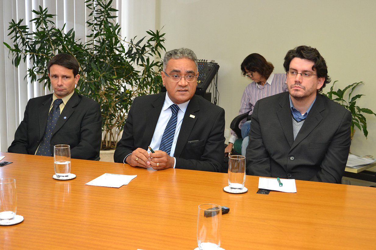 O novo superintendente da Controladoria-Geral da União em Alagoas chega ao Estado apresentando como credencial o fato de ter atuado em diversas ações de combate à corrupção, caso da Operação Lava Jato; Moacir Rodrigues de Oliveira já trabalhou no Acre, Paraíba, Rio Grande do Norte e Curitiba; ele também participou de outras operações de grande repercussão como: Carne Fraca, Sinapse, São Lucas, Via Ápia e Research