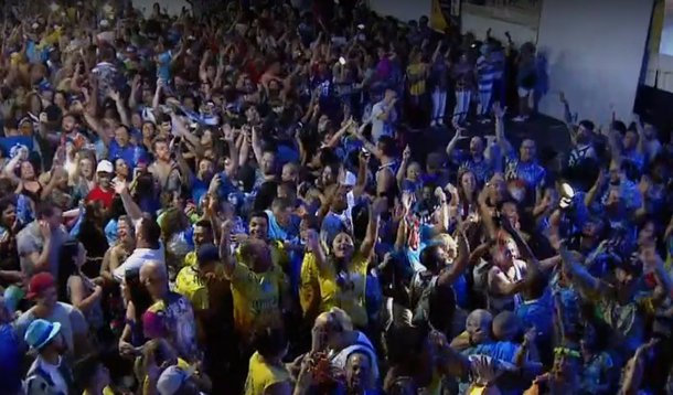 A escola de samba Unidos do Tatuapé é bicampeã do Carnaval paulistano; o título só foi garantido na última nota do último quesito; a Tatuapé contou a história e as belezas do folclore e da cultura do Maranhão; a vice-campeã foi a Mocidade Alegre, que obteve os mesmos 270 pontos da campeã, mas ficou com o segundo lugar por conta dos critérios de desempate; Mancha Verde, Tom Maior e Dragões da Real completam as cinco primeiras e participarão do desfile das campeãs