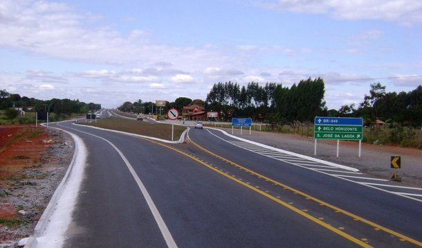 O trecho duplicado da BR 135 tem 11 quilômetros e está localizado entre as cidades de Estiva e Macabeira e será inaugurado pelo ministro do Transportes, Portos e Aviação, Maurício Quintella, ao lado do ministro-chefe da Secretaria-Geral da Presidência da República, Moreira Franco; a obra vai beneficiar mais de 1,5 milhão de pessoas na região metropolitana de São Luís