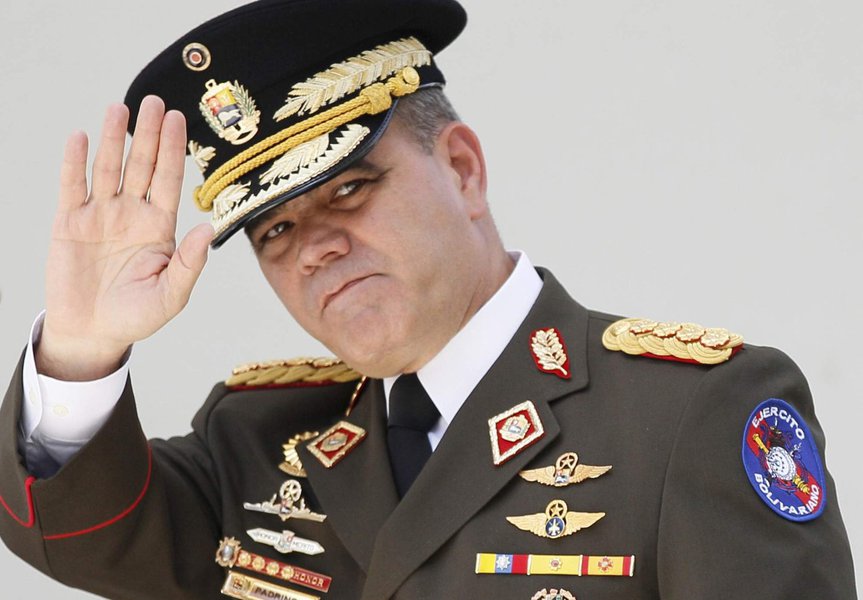 O ministro da Defesa da Venezuela, Vladimir Padrino López, declarou que as sanções do governo dos EUA contra os militares venezuelanos não conseguem intimidar a honra da Força Armada Nacional Bolivariana; "Que o mundo inteiro, e especialmente o império americano, com seus aliados internos e externos, saiba que não nos intimidarão com sanções de qualquer tipo", disse ele, em um comunicado divulgado pelo serviço de imprensa do Ministério da Defesa neste sábado