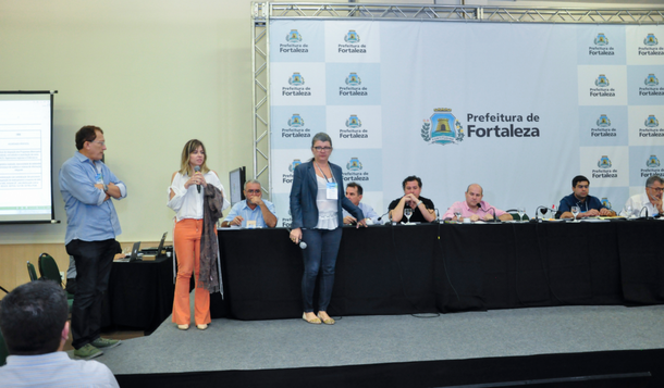 O prefeito Roberto Cláudio (PDT) esteve reunido com o secretários municipais durante  fim de semana, para organizar o cronograma de execução relativo a ações e metas prioritárias da gestão.  Eentre elas estão a instalação de Células de Proteção Comunitária em Fortaleza, a entrega do Hospital Nossa Senhora da Conceição e do IJF II e de 16 novas unidades de educação infantil