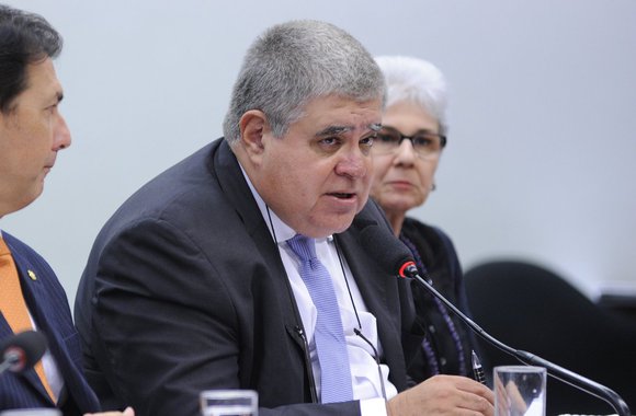 O ministro da Secretaria de Governo, Carlos Marun, afirmou que o governo ainda não tem votos suficientes para aprovar a reforma da Previdência, porém Michel Temer continua "obstinadamente envolvido nesse processo"; de acordo com o ministro, muitos políticos estão negando a necessidade da reforma por demagogia, "por medo de não se reeleger". "Muita gente vai se eleger mentindo", disse ele para empresário na Firjan