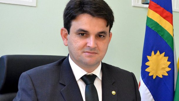 Para o Defensor Público Geral de Pernambuco, o fato de uma mulher esta vestindo minissaia pode ser determinante para a absolvição de um agressor em casos de assédio; a declaração de Manoel Jerônimo, vice-presidente do Colégio Nacional de Defensores Gerais, foi dada em 11 de janeiro em uma entrevista para uma rádio local sobre estupro