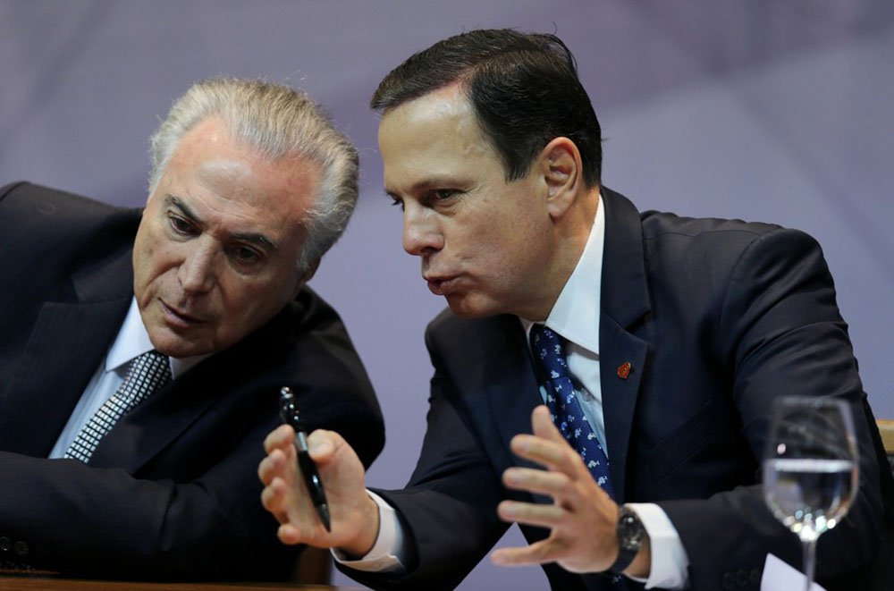 Prefeito de São Paulo e potencial candidato ao governo do Estado, João Doria (PSDB), pediu "entendimento" a Michel Temer, na esfera estadual e federal; "Não falamos sobre candidaturas individuais. Falamos sobre perspectivas de entendimento", disse; "Meu entendimento é de que partidos que tenham o mesmo bom sentimento de defender o Brasil, defender a democracia, defender o desenvolvimento econômico e principalmente defender o emprego e a renda devam estar juntos nessas eleições, seja no plano estadual ou no federal", completou
