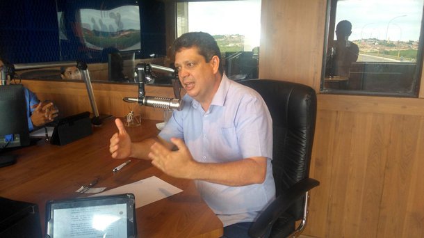 O vice-presidente nacional do PT e ex-deputado federal, Márcio Macêdo,criticou a pressa no julgamento de Lula, em entrevista à rádio Xodó FM de Aracaju, nesta terça-feira (09); ele questionou a realização da audiência em janeiro, mês em que a corte brasileira não costuma julgar casos; para Macêdo, "é uma tentativa de pegar a população desprevenida. Mas a sociedade está se mobilizando"