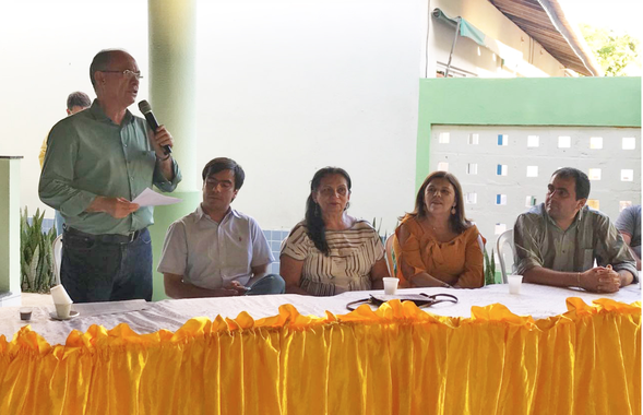 Mais de mil famílias dos municípios de Cruz, Paracuru e Crateús foram beneficiadas com o Cartão Mais Infância, projeto do Gabinete da Primeira-Dama do Governo Do Ceará. Os beneficiados receberão R$ 85 mensais até o fim deste ano. “Além do reforço de renda que as famílias recebem, está sendo feito todo o acompanhamento e os pais e mães das famílias beneficiadas vão receber capacitação pelo Estado para que eles possam ter mais opções de emprego e renda”, afirmou o secretário da Casa Civil, Nelson Martins