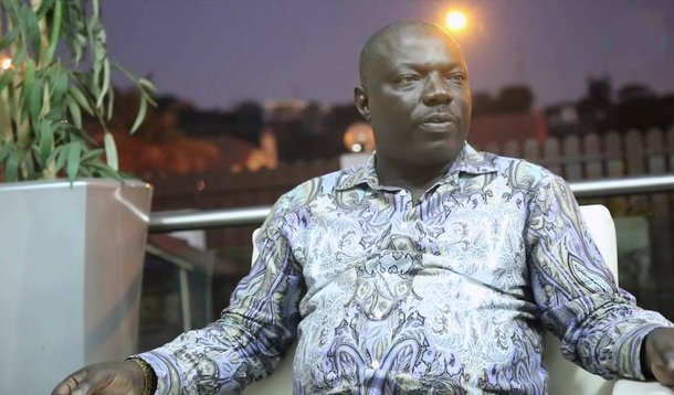 General angolano Bento dos Santos, que é sobrinho do ex-presidente angolano, José Eduardo dos Santos, declarou se sentir vítima de "humilhação pública" em processos favoráveis para ele e declarou que vai processar o Brasil e Portugal para ser indenizado pelos processos judiciais que resultaram em decisões a seu favor; Ministério Público do Brasil e de Portugal suspeitavam que ele chefiava uma rede de tráfico de mulheres para prostituição, além de praticar lavagem de dinheiro, mas acabou liberado das acusações