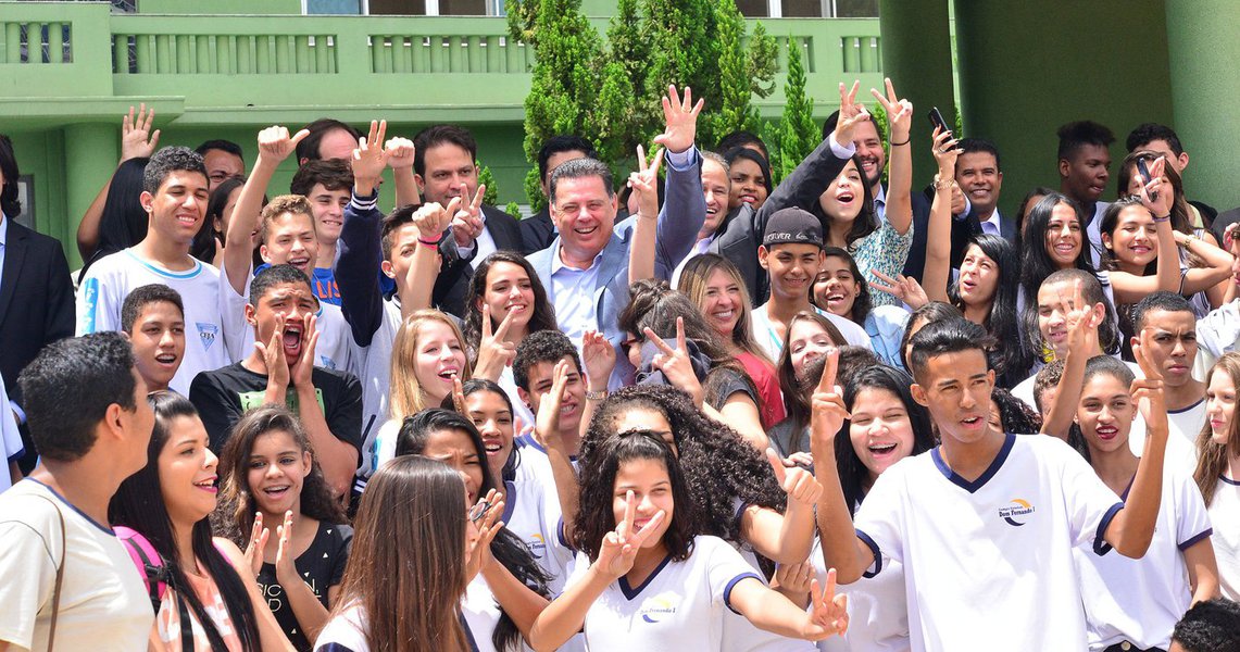 O Governo de Goiás abre na segunda-feira (15) o cadastro e recadastro dos estudantes no Programa do Passe Livre Estudantil (PLE) nas três regiões com cobertura do benefício – Grande Goiânia, Anápolis e Rio Verde. Gestora do programa, a Secretaria de Estado de Governo (Segov) informou que, para 2018, o recadastramento foi simplificado e será feito 100% online no site da Superintendência de Juventude (Sujuv) – www.juventude.go.gov.br; outra novidade é que os beneficiados que necessitem de viagens extras poderão preencher o formulário de requisição já no ato do cadastro ou recadastro 