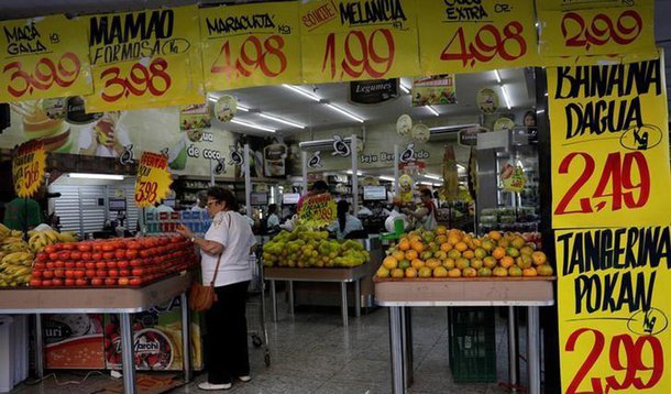 Pesquisa Focus dio Banco Central aponta que o mercado manteve a expectativa para a taxa básica de juros em 2018 em 6,75%; estimativa para a alta do IPCA, a inflação oficial, em 2018 continua sendo de 3,95%, ante meta de 4,5% com margem de 1,5 ponto percentual para mais ou menos