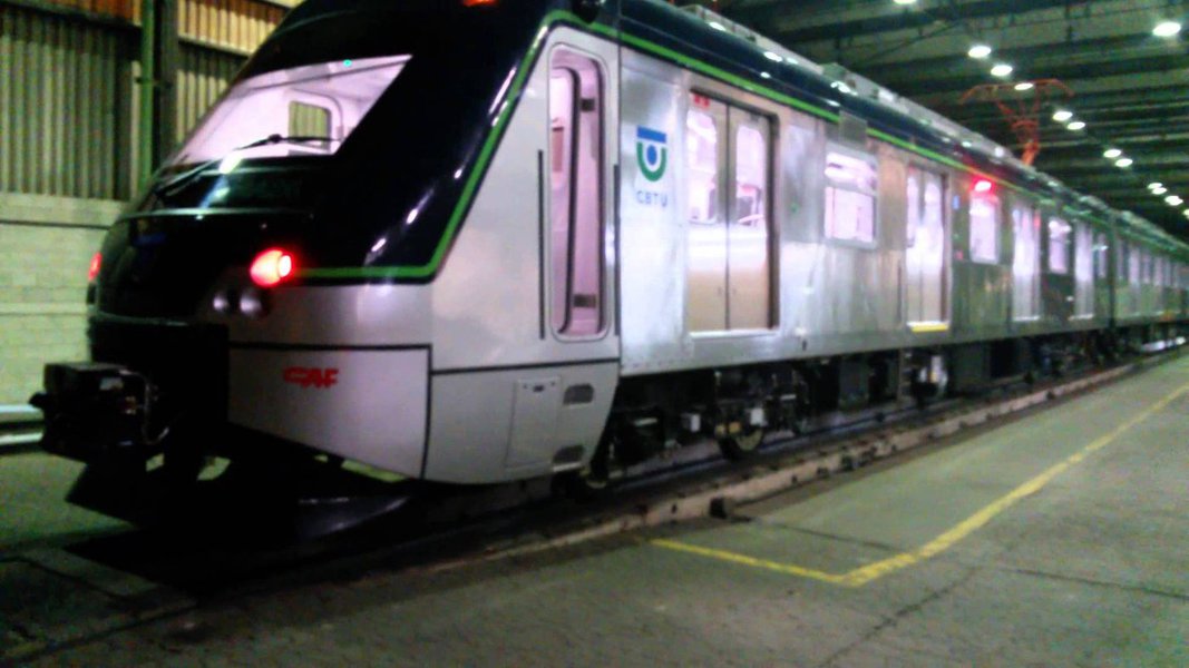 O deputado estadual Durval Ângelo escreve artigo comentando mais um desmonte promovido pelo governo Michel Temer; o alvo da vez é o metrô de Belo Horizonte. A Companhia Brasileira de Trens Urbanos (CBTU) pretende reduzir a operação do metrô na capital; a previsão é a de que, a partir de março, o serviço funcione apenas nos horários de pico; a redução se deve a um corte de nada menos que 42% no Orçamento da CBTU para 2018