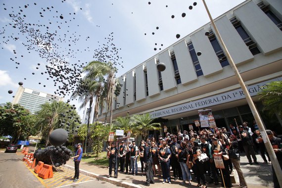 Auditores fiscais e familiares participaram de uma manifestação na sede do TRF-1, em Brasília, onde serão julgados os recursos do caso dos quatro servidores do Ministério do Trabalho assassinados em Unaí (MG) em 2004; o ex-prefeito de Unaí Antério Mânica, seu irmão Norberto, Hugo Alves Pimenta e José Alberto de Castro foram julgados e condenados em 2015. Somadas, as penas ultrapassam 220 anos
