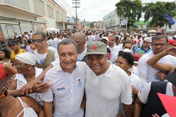 Integrante do Movimento dos Trabalhadores Sem Terra na Bahia, o deputado federal Valmir Assunção (PT), disse no cortejo da Lavagem do Bonfim nesta quinta-feira que "o projeto do PT segue consolidado no estado", e que acredita que o governador Rui Costa (PT) será reeleito em outubro próximo; Assunção também afirma que Lula terá votação expressiva na Bahia na corrida pelo Planalto