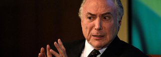 Michel Temer pode perder o controle da ditadura que ele ajudou a criar. Primeiro ele deu a mão, ao decretar a intervenção militar no Rio de Janeiro, agora os militares querem o braço inteiro, ao exigirem poder absoluto para realizar buscas e prisões coletivas nos morros cariocas