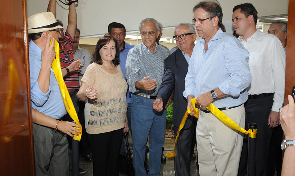 O governador do Tocantins, Marcelo Miranda, inaugurou a reforma e a ampliação da sede do Instituto de Gestão Previdenciária do Estado do Tocantins (Igeprev); “O nosso maior objetivo é proteger os direitos dos servidores beneficiários e a determinação é que o Igeprev seja reconhecido pela transparência na concessão de benefícios e na gestão do sistema previdenciário do Tocantins”, disse; “Essas obras que estamos inaugurando, são uma pequena mostra de como queremos ver esse instituto, que representa a casa dos servidores tocantinenses”