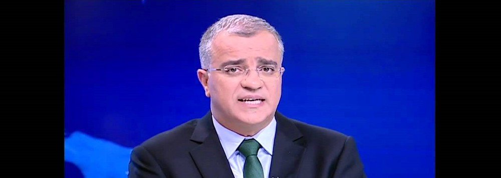 "A explosão de votos nulos e brancos num cenário em que o ex-presidente Lula ficaria fora da disputa presidencial é o principal destaque da última pesquisa Datafolha", diz o jornalista Kennedy Alencar; "Novidade, essa taxa atinge quase um terço do eleitorado. Alcança 32% num cenário sem o ex-presidente. É recorde na série histórica do Datafolha", afirma; segundo ele, o índice "é mais ou menos como abrir a porta do inferno"
