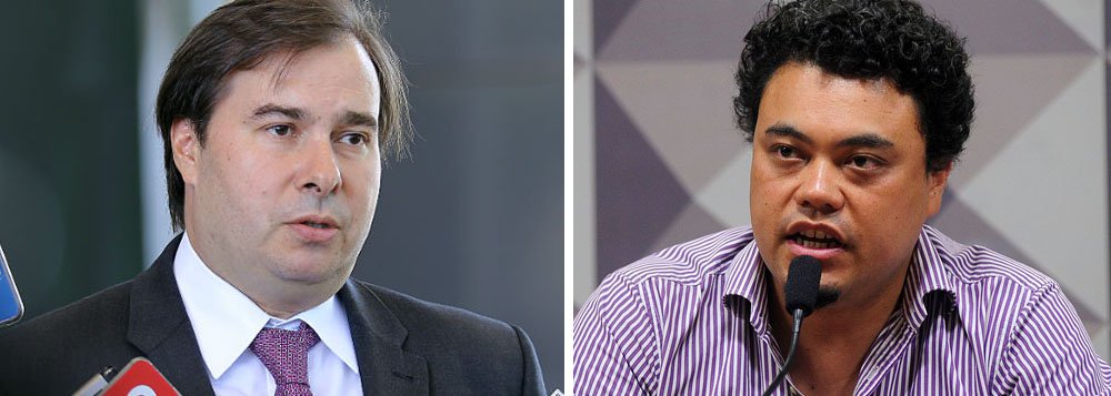 "É um tanto quanto assustador quando o presidente da Câmara dos Deputados de seu país afirma que a cidadania – o conjunto dos direitos e deveres civis e políticos dos indivíduos junto à sociedade – é o mesmo que um emprego", diz o jornalista Leonardo Sakamoto, após o presidente da Câmara dos Deputados, Rodrigo Maia (DEM-RJ), dizer que o Bolsa Família ''escraviza as pessoas''; "O ato falho nos ajuda a entender porque Rodrigo Maia se empenhou tão fortemente na aprovação da PEC do Teto dos Gastos no final de 2016", diz Sakamoto