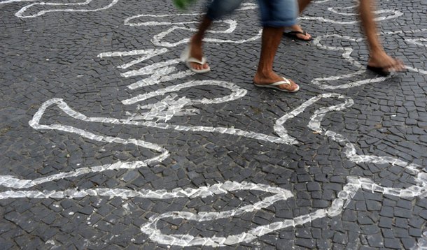 O Instituto de Segurança Pública (ISP) divulgou nesta quinta (18) que os casos de letalidade violenta no Rio de Janeiro tiveram aumento de 7,5%, em 2017, em relação a 2016, passando de 6.262 para 6.731; outro crime que também cresceu no estado do Rio em 2017 foi o roubo de veículo, com alta de 30,4%