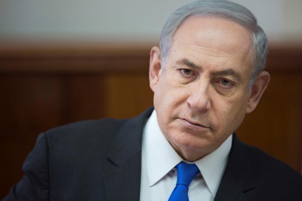 Os militares de Israel, que tem como primeiro-ministro Benjamin Netanyahu, acreditam ter destruído, em resultado de um ataque aéreo, cerca de metade de meios de defesa antiaérea da Síria, comunicou uma fonte próxima dos militares; a Força Aérea de Israel respondeu à invasão de um drone, reconhecido posteriormente como iraniano, atacando uma base aérea perto da cidade síria de Palmira
