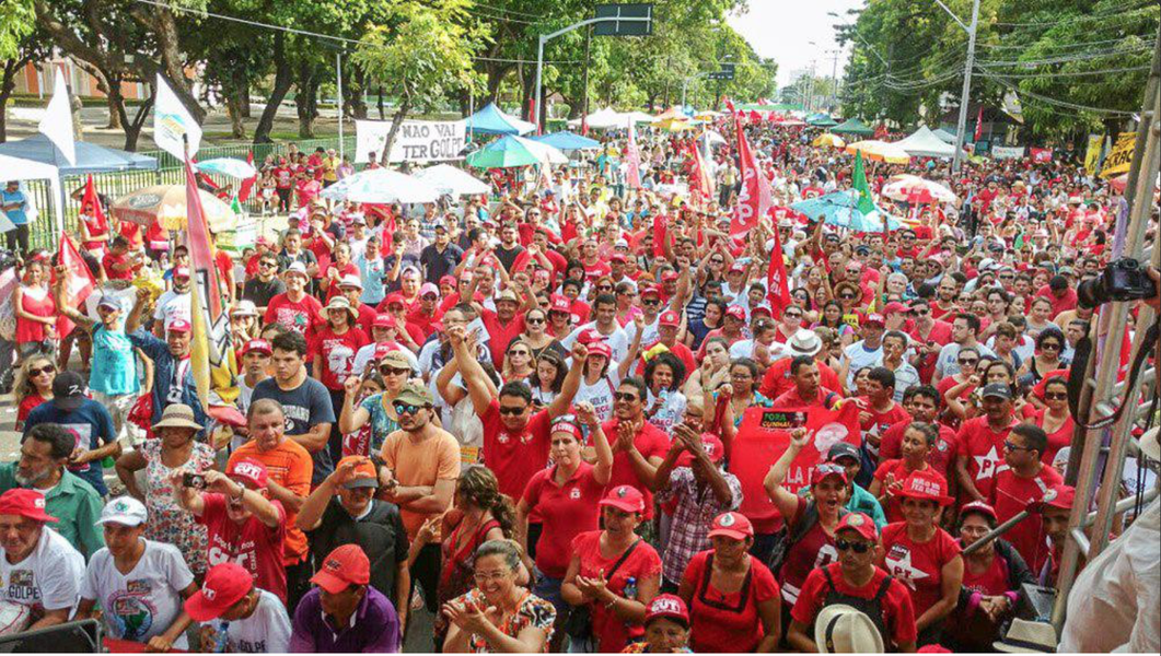 Uma passeata em defesa do direito do ex-presidente Lula ser candidato será realizada nesta quinta-feira (1), pelas ruas do bairro Pirambu. O evento contará com a presença de líderes petistas como o deputado federal José Guimarães, os vereadores Acrísio Sena e Guilherme Sampaio, além de parlamentares de partidos de esquerda e apoiadores do ex-presidente Lula