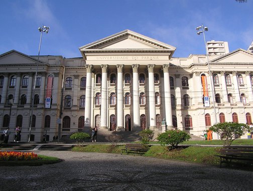 A Universidade Federal do Paraná divulgou nesta sexta-feira (12) os nomes dos 5.355 aprovados no processo seletivo 2018; cerca de 60% dos ingressantes cursaram escola pública e 46% deles foram aprovados pelo programa de cotas da universidade paranaense