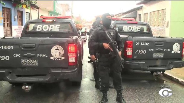 Atentas às medidas tomadas para tentar conter a criminalidade no Rio, as forças de segurança de Alagoas receiam que a intervenção federal leve à migração de envolvidos em crimes no Sudeste; o monitoramento por parte do Estado já começou a ser feito para identificar criminosos, inclusive em contato com secretarias de segurança de outros estados