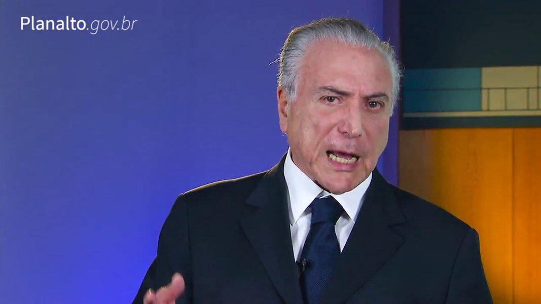 Na noite de domingo, véspera do Natal, o usurpador Michel Temer invadiu as casas de milhões de brasileiros para mentir descaradamente. Em cadeia de rádio e tevê, ele afirmou que "saímos da recessão", "os investimentos estão de volta" e, num gesto de pura provocação, ainda disse que "com a reforma trabalhista, o número de vagas será cada vez maior"