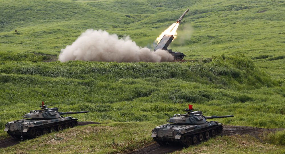 
As autoridades japonesas estão estudando as perspectivas de um conflito militar em grande escala na península da Coreia e possíveis medidas a tomar, informou a agência Kyodo; este tema foi debatido no Conselho de Segurança Nacional do Japão com a participação do primeiro-ministro do país, Shinzo Abe
