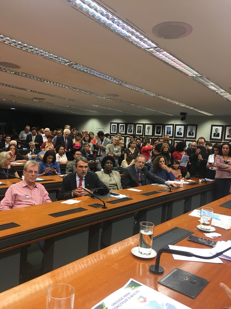 Não será fácil, mas estamos convictos de que o Brasil liderado por amplas forças da Nação e da classe trabalhadora, a exemplo de outros momentos críticos de sua história, poderá vencer mais uma vez