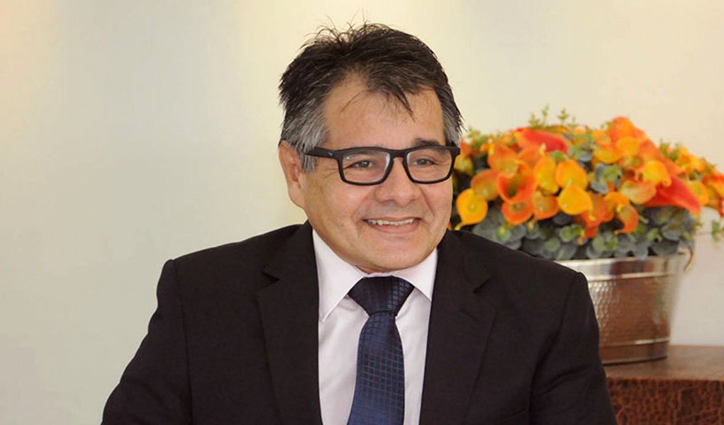 O procurador-geral de Contas, Zailon Miranda Labre Rodrigues, expediu recomendação para que os prefeitos não realizem "quaisquer despesas, repasses ou assunção de dívidas relativas à realização de festas de Natal, ano novo, carnaval, shows e demais festas populares, no final do exercício de 2017 e no exercício de 2018"; segundo o órgão, que atua junto ao TCE, "a conduta de privilegiar a realização de despesas com atividades festivas, dado seu caráter não essencial, mostra-se como contrária ao princípio da razoabilidade, quando a municipalidade deixa de atender a serviços públicos imprescindíveis (como saúde, educação e segurança pública)"
