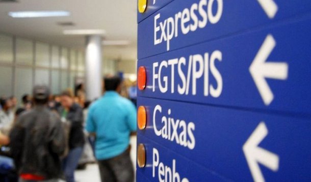 O governo federal divulgou nesta segunda-feira, 8, o calendário de pagamento das cotas do PIS/Pasep para pessoas com mais de 60 anos, com início em 24 de janeiro, em mais uma medida para estimular a economia e prevendo a injeção de R$ 7,8 bilhões; em nota, o ministério do Planejamento informou que a iniciativa beneficiará 4,5 milhões de cotistas do PIS e do Pasep