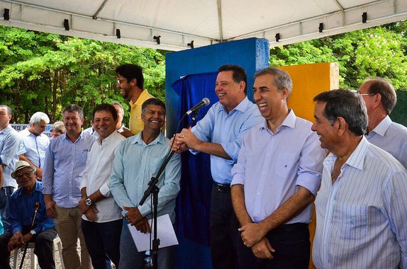 "Os números do Goiás na Frente demonstram a solidez do programa e um grande volume de obras em andamento em todo o estado”, afirma o vice-governador Zé Eliton, após se reunir com a equipe de supervisores; segundo Eliton, “este é, sem dúvida, o maior programa de convênios com os municípios da história do estado”; até o momento, 135 convênios foram celebrados, beneficiando 118 municípios, ou 47,9% do total