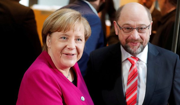 Os conservadores da chanceler alemã, Angela Merkel, e o Partido Social-Democrata (SPD) chegaram a um acordo formal de coalizão nesta quarta-feira; importantes negociadores sociais-democratas disseram em mensagem publicada nas redes sociais que chegaram ao acordo, junto com uma foto do líder do SPD, Martin Schulz, sorrindo com negociadores do partido; “Cansados, mas felizes. Há um acordo! Finalmente. Agora, os detalhes finais estão sendo colocados em texto. Depois, os 35 negociadores do SPD irão avaliá-lo”