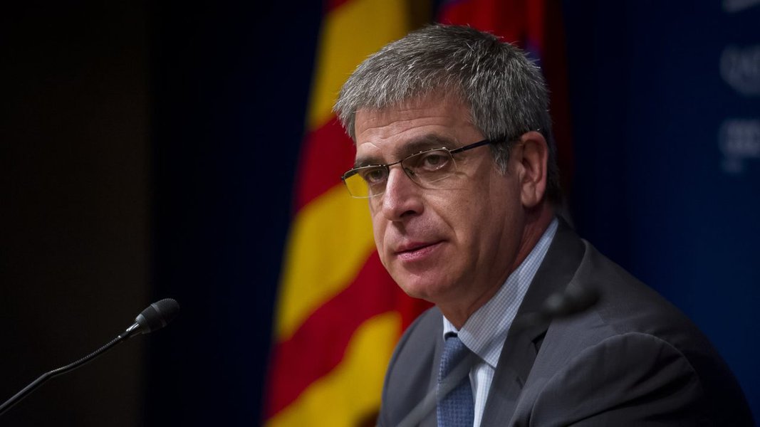 Neymar brincou de "gato e rato" com o Barcelona durante a última temporada antes de sua transferência para o Paris Saint-Germain, disse o vice-presidente do Barcelona Jordi Mestre; o PSG pagou 222 milhões de euros (ou 277 milhões de dólares) de multa rescisória do contrato do atacante brasileiro em agosto de 2017, fazendo dele o jogador mais caro da história do futebol