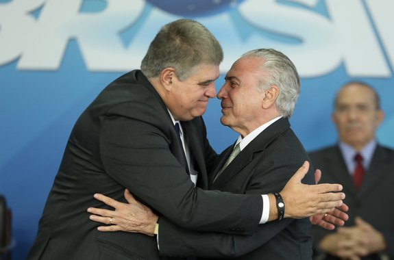 Como de sorte tem se registrado nos últimos anos no Brasil, vem do Nordeste a reação institucional de todos os governadores se insurgindo de forma contundente contra as ações politicas de intimidação do Secretário Geral da Presidência da República, Carlos Marun, condicionando operações constitucionais de crédito com Bancos Federais à aprovação da Reforma Previdenciária