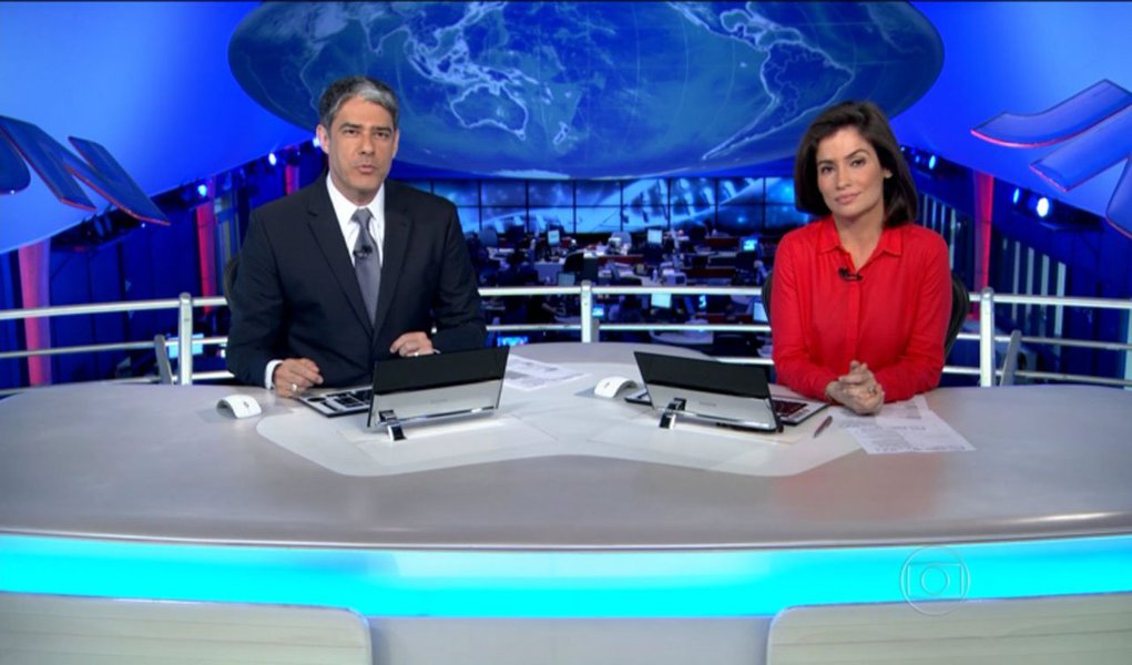 "Tão certo quanto, no Brasil, dois e dois são cinco, é batata que você não verá a juíza Luciana Corrêa Tôrres de Oliveira, da 2ª Vara de Execução de Títulos Extrajudiciais do Distrito Federal, no Jornal Nacional", diz o jornalista Kiko Nogueira, no Diario do Centro do Mundo; "Primeiro, porque Luciana fez algo que joga por terra a narrativa da criminalização antecipada de Lula no caso do famoso triplex", diz; "Ela cumpriu a lei com provas e não convicções"
