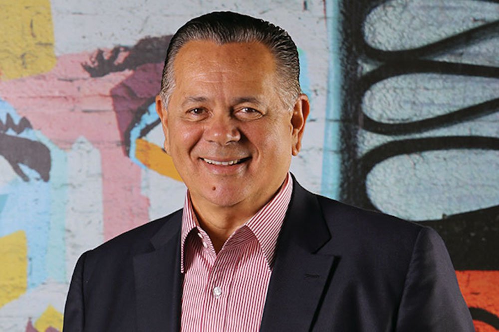 O dono da empresa de publicidade Propeg negou em nota nesta segunda-feira negando qualquer ligação com o deputado federal Lúcio Vieira Lima e com seu irmão Geddel (ex-ministro da Secretaria de Governo de Michel Temer); "Fernando Barros considera absurda a informação publicada na coluna Radar/Veja de que teve qualquer conversa com o deputado Lucio Vieira Lima. Barros não foi procurado pelo deputado e desconhece fatos ligados a ele e sua família", diz a nota enviada pela assessoria do empresário