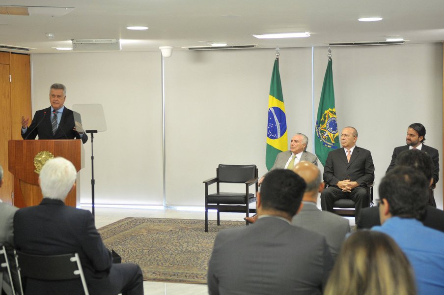 O termo de cooperação foi assinado na manhã desta segunda-feira (22) e prevê investimentos de R$ 330 milhões no metrô de Brasília; o projeto prevê a modernização da linha 1 da capital federal, além de outras obras de infraestruturas de transporte em Brasília