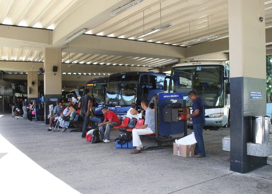 Com a chegada de mais um carnaval, a Agerba organizou um esquema especial de horários extras para atender a demanda de quem deseja deixar a capital baiana durante o período da folia; a expectativa é que aproximadamente 109 mil pessoas saiam de Salvador através do terminal rodoviário, entre os dias 6 e 13 de fevereiro. Serão disponibilizados 360 horários extras para o período, além dos 540 horários regulares ofertados diariamente