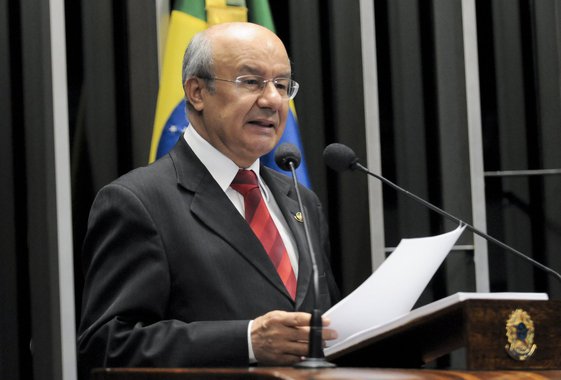 "A condenação de Lula, sem provas, expõe o lado político, partidário e antidemocrático da justiça brasileira”, declarou o senador José Pimentel (PT-CE), após o julgamento do ex-presidente nesta quarta-feira (24), em Porto Alegre. Outras lideranças políticas do Estado também saíram em defesa do líder petista