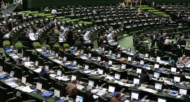 Em rejeição simbólica da declaração do presidente norte-americano, Donald Trump, sobre Jerusalém, os legisladores iranianos votaram nesta quarta-feira (27) para reconhecer a cidade disputada como a capital palestina; com 207 de 290 votos a favor, o projeto de lei aprovado reconhece Jerusalém como "a eterna capital da Palestina", informa a Newsweek