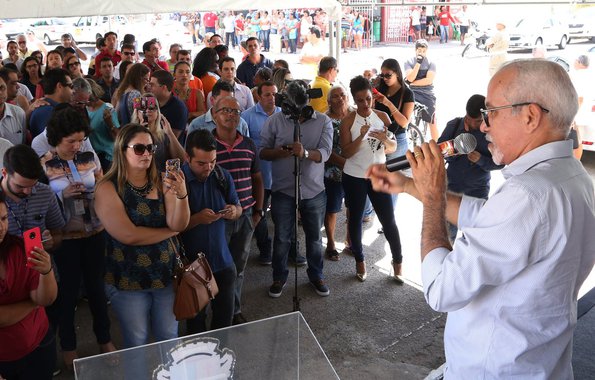 Na manhã desta segunda-feira (22) o prefeito de Aracaju, Edvaldo Nogueira (PCdoB) assinou duas ordens de serviço para iniciar a drenagem e pavimentação das avenidas Caçula Barreto e Tarcísio Daniel, o que inclui a cobertura do Canal 3, e a urbanização da primeira etapa do Loteamento Barroso; juntas, estas obras representam um investimento de mais de R$ 6,3 milhões