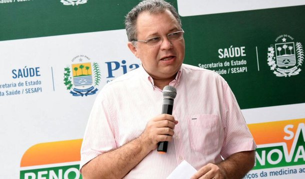 O secretário de Estado da Saúde, Florentino Neto e a vice-governadora, Margarete Coelho anunciam investimentos na ordem de R$ 926 mil para a aquisição de equipamentos para o Hospital Regional de Corrente, João Pacheco Cavalcante; oriundos de emendas parlamentares da senadora Regina Sousa, do deputado federal Assis Carvalho e do Ministério da Saúde, os recursos serão viabilizados através do programa Renova Saúde