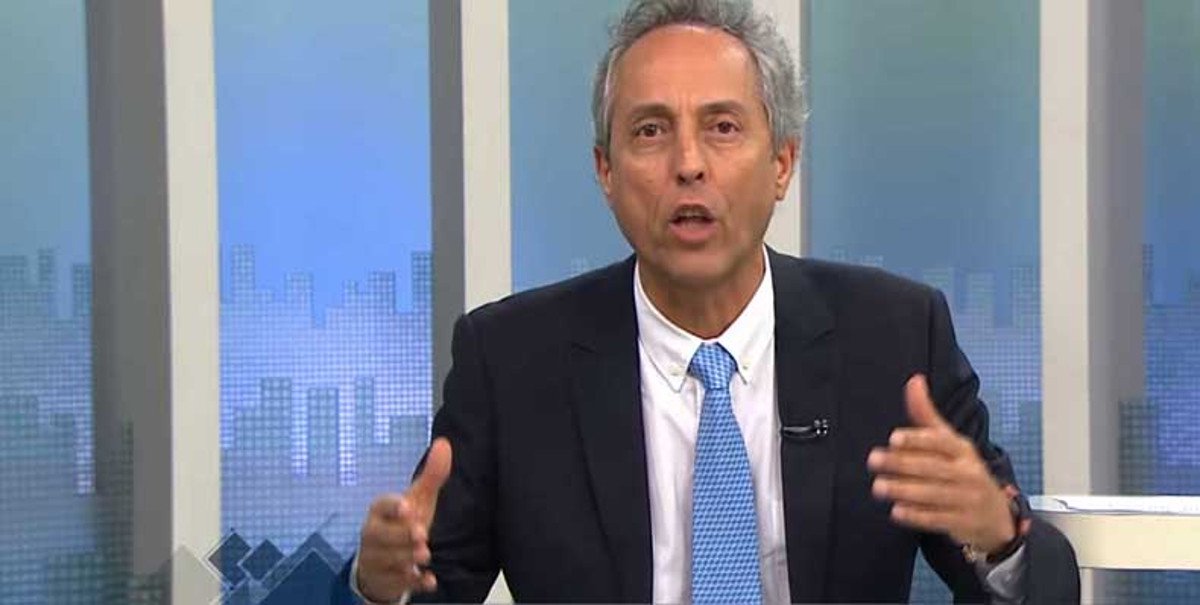 O jornalista Bob Fernandes, em seu comentário político no Jornal da Gazeta da noite de segunda-feira (5), destrinchou de maneira didática a cronologia dos eventos ocorridos após a condenação do ex-presidente Lula pelo TRF-4; em poucos minutos, Bob Fernandes relacionou eventos que vão desde a reanimação da candidatura de Huck, passando pela tardia exposição dos privilégios dos juízes até o arquivamento de investigações contra Serra e Romero Jucá