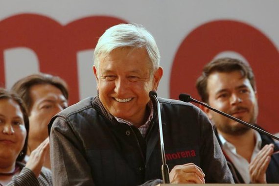 O candidato de esquerda à Presidência do México, Andrés Manuel López Obrador, tem uma vantagem de 11 pontos percentuais sobre seus adversários, de acordo com levantamento companhia de pesquisas Parametria, publicado primeiro pela Reuters; López Obrador aparece com 34% dos votos, 11 pontos percentuais a mais do que Ricardo Anaya, da coalizão de esquerda-direita Para o México na Frente, que tem 23%