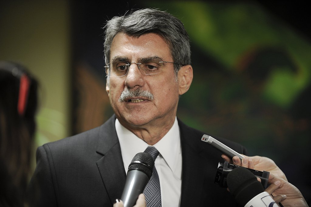 "Segundo levantamento da Folha, a PGR e a PF cumpriram uma série ações autorizadas pelo STF como levantamento de documentações sobre as obras sob suspeita de desvios", escreve a jornalista Lilian Milena; "A área técnica da PGR, no entanto, reclamou da falta de documentos e desorganização do material que recebeu destacando em relatório que "a análise restou prejudicada, haja vista a ausência de envio dos dados bancários estruturados, via Simba [Sistema de Investigação de Movimentações Bancárias], e a insuficiência da documentação"