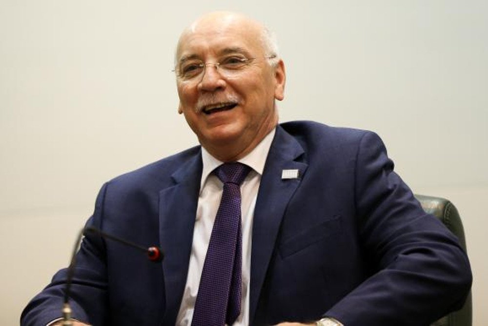 O chanceler paraguaio, Eladio Loizaga (foto), afirmou nesta segunda-feira (12) que é uma "prioridade" alcançar um acordo entre Mercosul e União Europeia; marcadas para o final de fevereiro e começo de março, nas reuniões de trabalho em Assunção podem encerrar as negociações sobre livre comércio entre o Mercosul e a União Europeia (UE), após 19 anos de espera