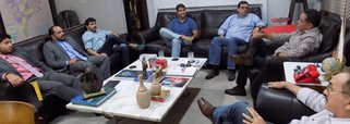 Diante da enorme rejeição de Roseana Sarney – escolhida pela oligarquia para confrontar Flávio Dino em 2018 – o clã dos Sarney tem tentado emplacar alguém que consiga se vender como terceira via e diminua o percentual de votos do atual governador, na casa dos 60%; no entanto, Maura Jorge, Roberto Rocha, Ricardo Murad e Eduardo Braide apareceram timidamente nas pesquisas