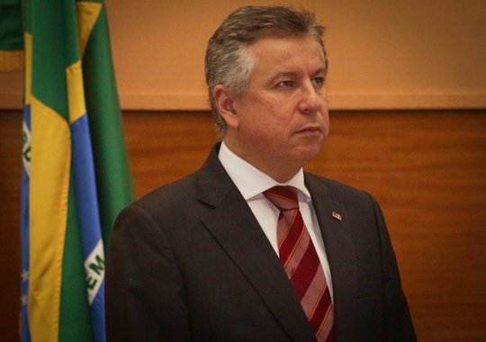O Complexo Penitenciário Doutor Manoel Carvalho Neto em São Cristóvão, município vizinho de Aracaju (SE), é uma bomba relógio e a qualquer momento pode haver uma rebelião; o alerta é do presidente da OAB de Sergipe, Henri Clay Andrade, que há mais de um ano vem alertando as autoridades para a situação caótica do sistema prisional em seu estado