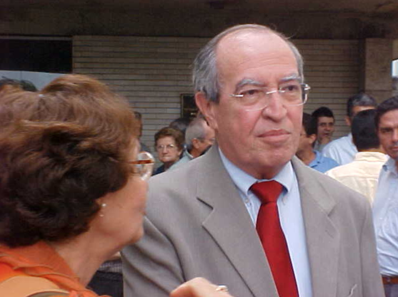 Com a saída do ex-governador Lúcio Alcântara da presidência do PR, a liderança do partido no Ceará pode ficar nas mãos do vice-prefeito de Maracanaú, Roberto Pessoa, ou da deputada federal Gorete Pereira. Na semana passada, o deputado estadual Capitão Wagner anunciou sua saída do partido para se filiar ao Pros